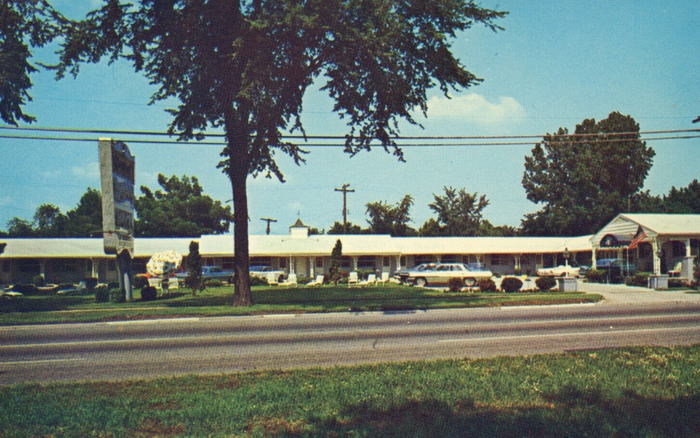 Mt. Vernon Motel - Old Postcard